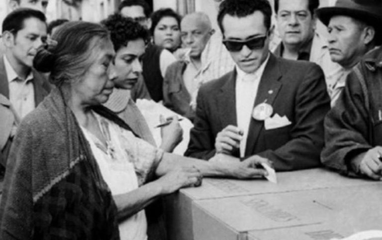 ¿Cuántas mujeres lucharon para que hoy podamos votar las mujeres?

👵🏾¿Cuántas de nuestras abuelas y madres nacieron en un país donde no podían votar?

👊🏾Hoy nos toca demostrar el peso que tiene nuestro voto, las mujeres somos más del 50% de padrón electoral, nuestro voto es poder