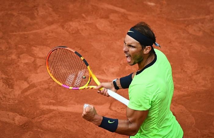 Twitugal's tweet photo. DailyNews #ThreeGoats vs La Nazionale🇮🇹😁
#RolandGarros Round 3:
🐐Nadal b. 🇬🇧Norrie 6/3 6/3 6/3
🐐Federer b. 🇩🇪Köpfer 7/6 6/7 7/6 7/5
🐐Djokovic b. 🇱🇹Berankis 6/1 6/4 6/1
#RolandGarros R16:
🐐Nadal v 🇮🇹Sinner N°19 🔥
🐐Federer v 🇮🇹Berrettini N°9 🔥
🐐Djokovic v 🇮🇹Musetti N°76 https://t.co/sbqZaqgIoO