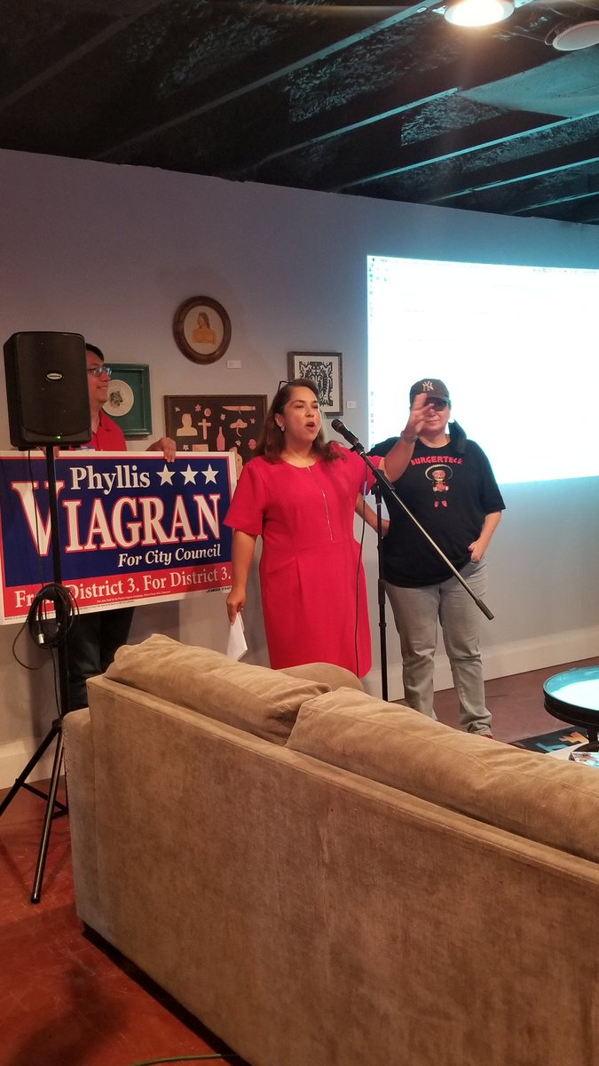 RebeccaViagran's tweet photo. So proud! Phyllis worked hard, she paid no attention to the lies the opponent threw, she stayed focused on the issues the #district3sa residents had because of her respect for them. She's going to be an awesome Councilwoman! @ElectPhyllisD3 #VoteViagran #RebeccaViagranssister https://t.co/uSYaV4Dys3