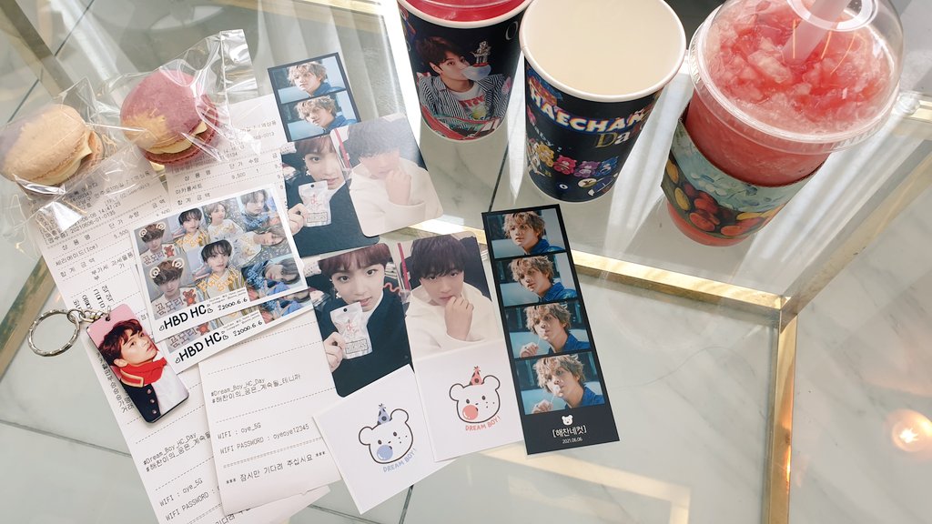 Aladdin20192's tweet photo. 오래도록예쁘다 카페🐻

빔으로 틀어주신 영상 넘기여웠구😢😢
인생네컷 이랑 츄잉검 도무송 센스그자체
뭔가 보송보송 애기해찬가튼 곳💕

#Dream_Boy_HC_Day
#해찬이의_꿈은_계속될_테니까 https://t.co/E4CUW5irWV