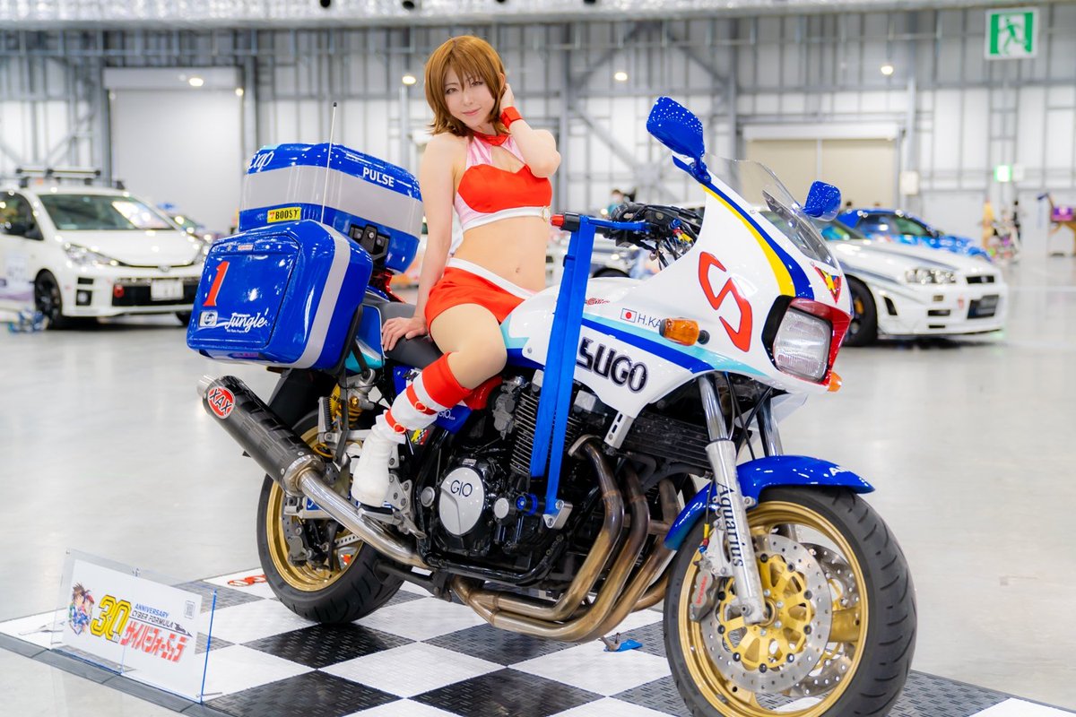 かずたか 9 19 Emtg長柄 痛単車 コスプレ 7 N ニュー アスラーダakf 0 Gii 篠原めぐみ Ver 22 コスプレ 純さん Juncoco1029 撮影 Osamuさん Osa Myu 35 右側からのアングルも良い ベルトが邪魔 サイバーの30th看板も写ってる コス博
