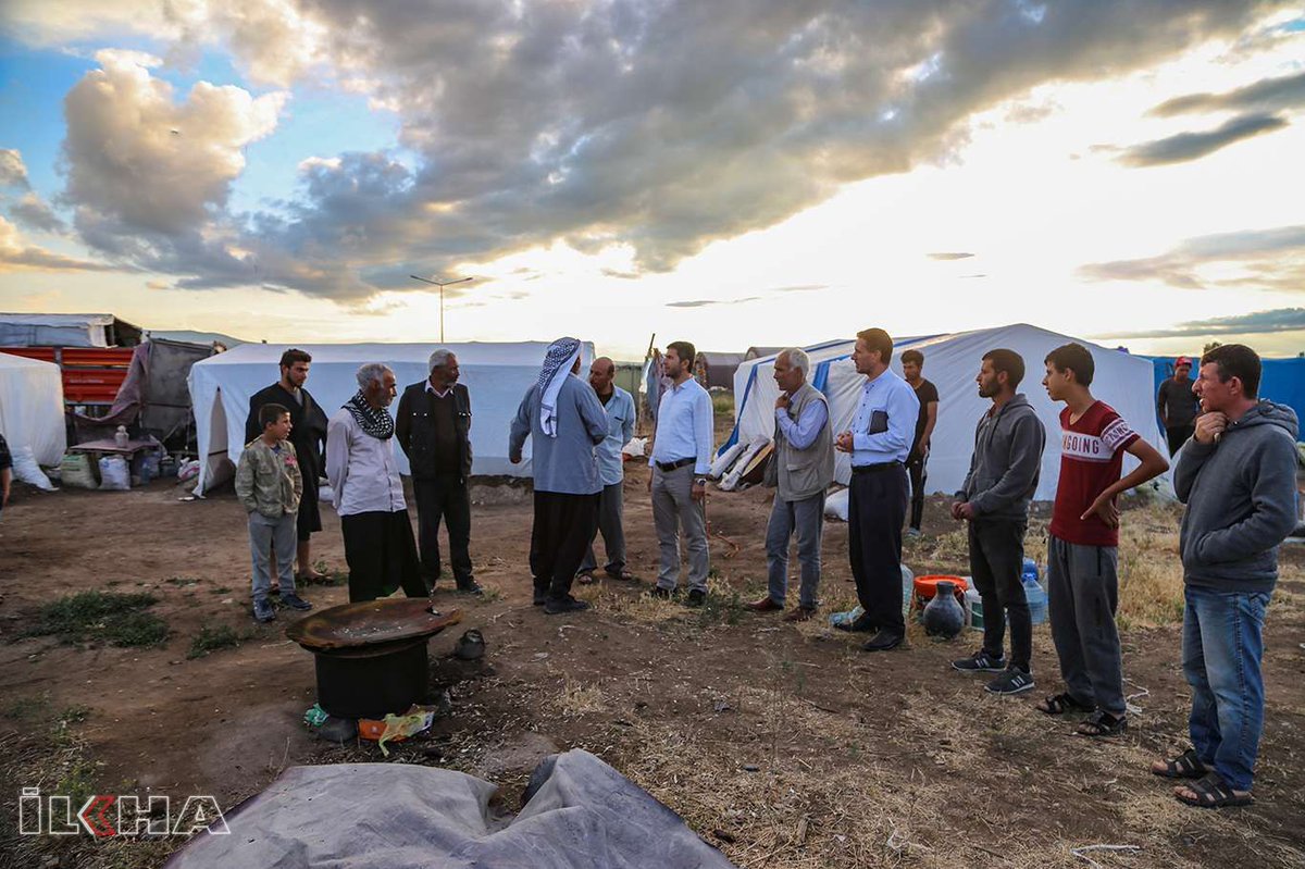 ilkeHaberAjansi's tweet photo. HÜDA PAR Şanlıurfa İl Başkanı Emin Özaslan, beraberindeki heyetle Afyonkarahisar, Burdur ve Yozgat şehirlerinde çalışan mevsimlik işçileri ziyaret ederek yaşadığı sıkıntılara dikkat çekti.
https://t.co/PwTDheUAyj https://t.co/MXtenDdB8L