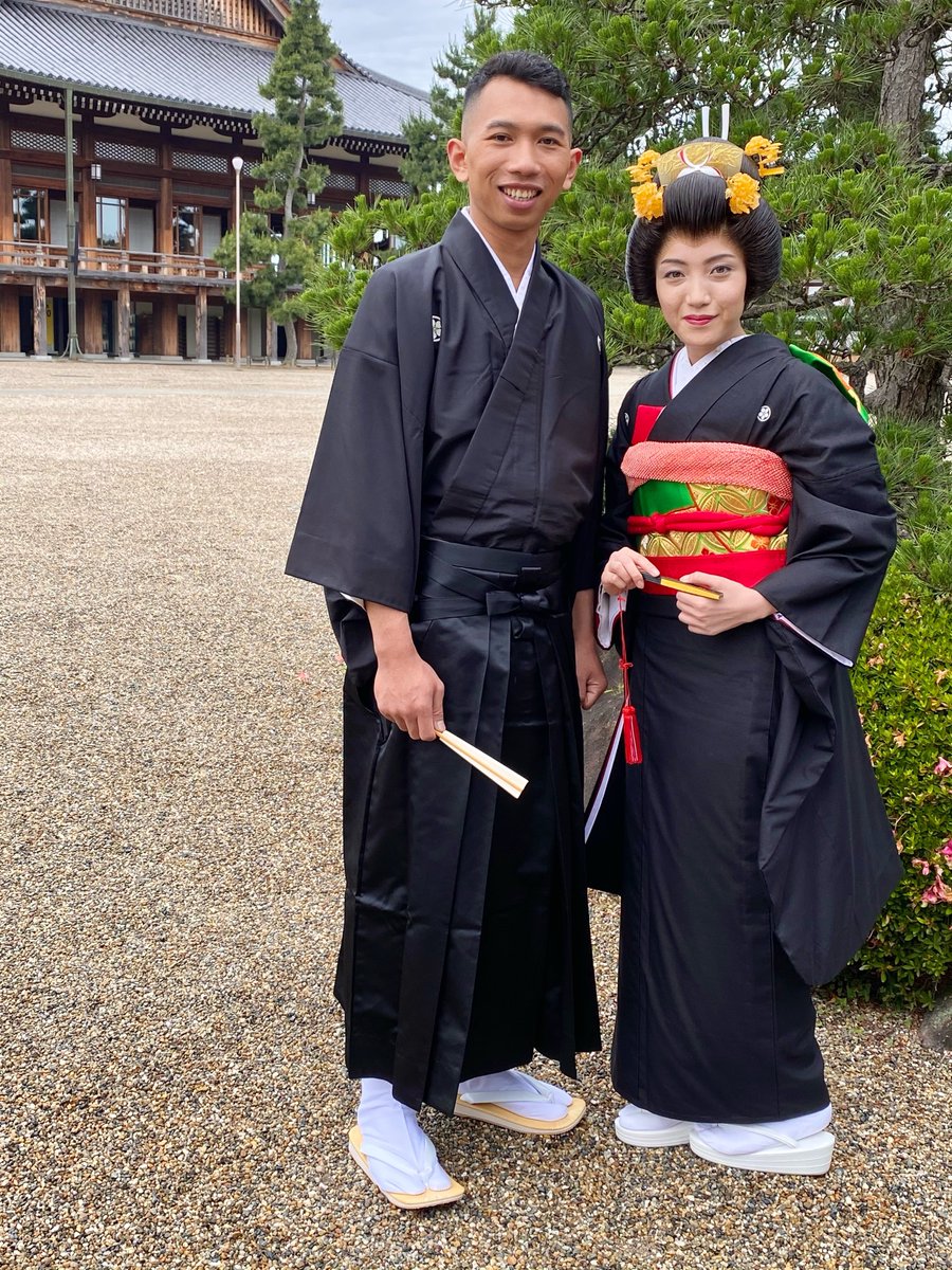 mihono0209's tweet photo. 実は本日、結婚式を挙げさせて頂きました！
去年の6/6本当なら、私たちが出会ったubudSuciでﾊﾟｰﾃｨｰをする予定でした。ｺﾛﾅの影響で、パーティーもバリでの結婚式もできず入籍して1年半が経ちました。
家族に見守られ、みんなのお陰で素敵な時間を過ごすことができ感謝です！ https://t.co/xNCQHMi4o8