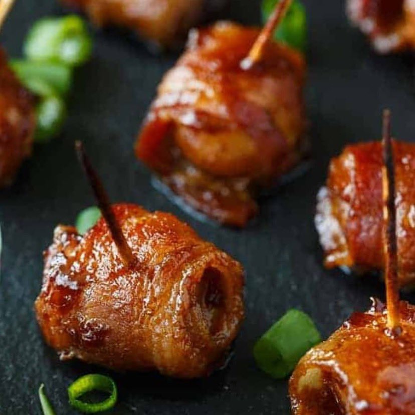 DaTSaUcELA's tweet photo. Bacon Wrapped Scallops caramelized in DaT SaUcE by Chef Lindsey in Sugarland, TX! #datsauce https://t.co/ob0uADmhMB