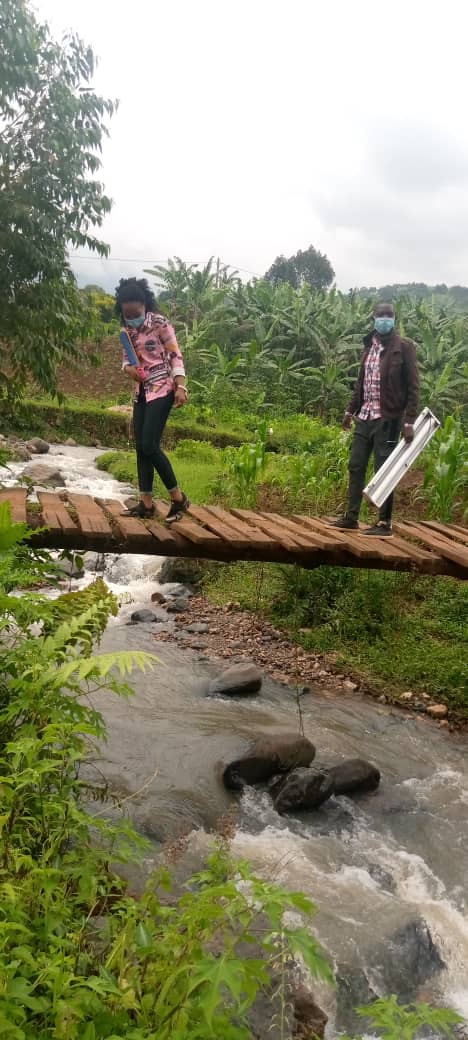 BugisuNGOForum's tweet photo. #Sironko District: We were lucky to find a temporary bridge that connects Buswale village to Bugube Village in Bumasifa S/C. The team crossed safely to the venue for the 18th community dialogue in good time. @ngoforum #SCENEUg #NGOBlueprint #BugisuRegion https://t.co/d7INLspccE