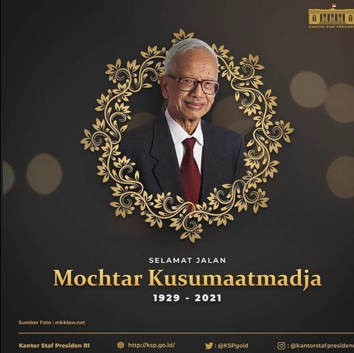 ridwankamil's tweet photo. Innalillahi wainnailaihi raajiun.

Turut berduka cita atas berpulangnya Bpk Mochtar Kusumaatmadja.

Almarhum memberikan pengabdian luar biasa kepada negara ini sebagai Menteri Luar Negeri dan Menteri Kehakiman pada era terdahulu. https://t.co/gsOx3D9MmR