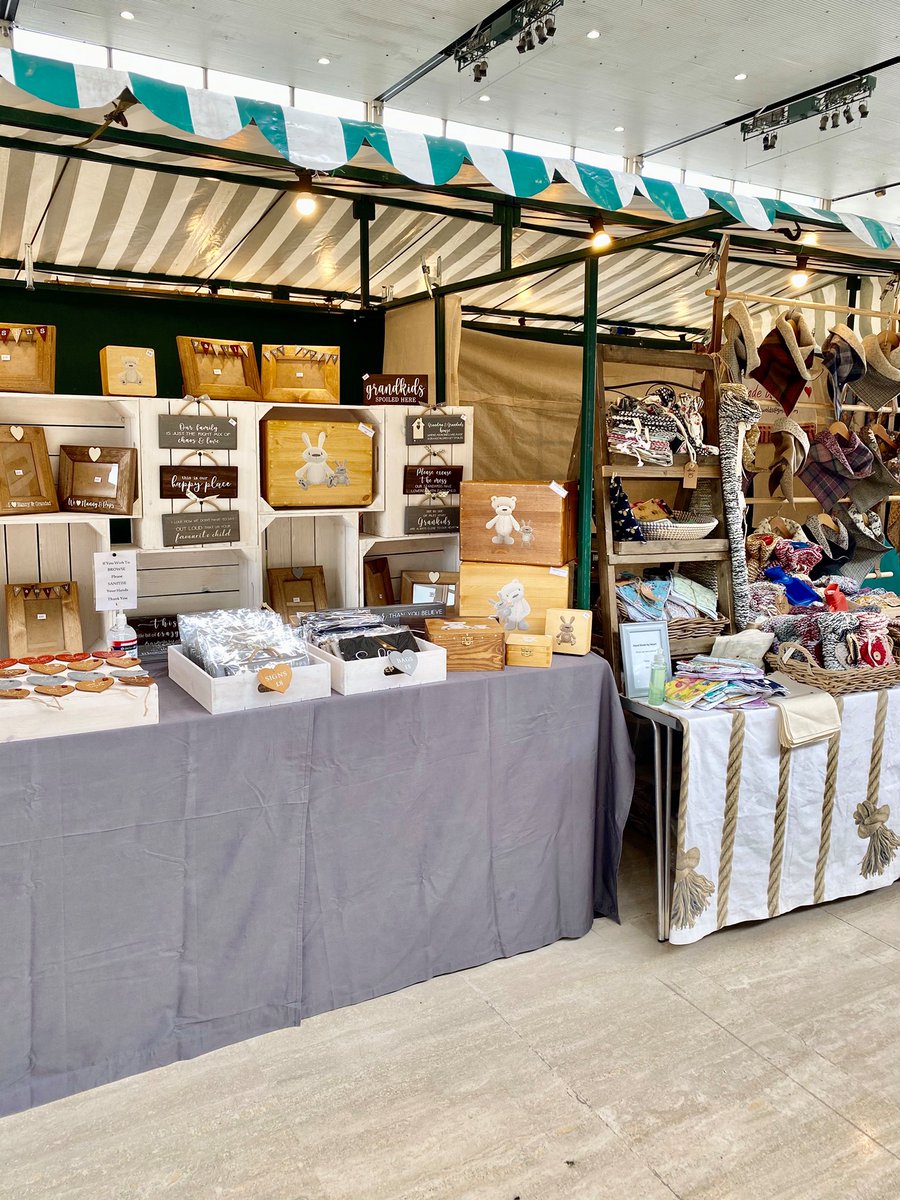 Have you visited the Handemade and Vintage Summer Pop-Up Fair this weekend? 🛍️Today is the final day so don’t forget to check it out in Middleton Hall until 5pm! ENTRY IS FREE!😋 <a href="/MadeAndVintage/">MK Handmade & Vintage</a> 

Link: ow.ly/UNV650F2MgP