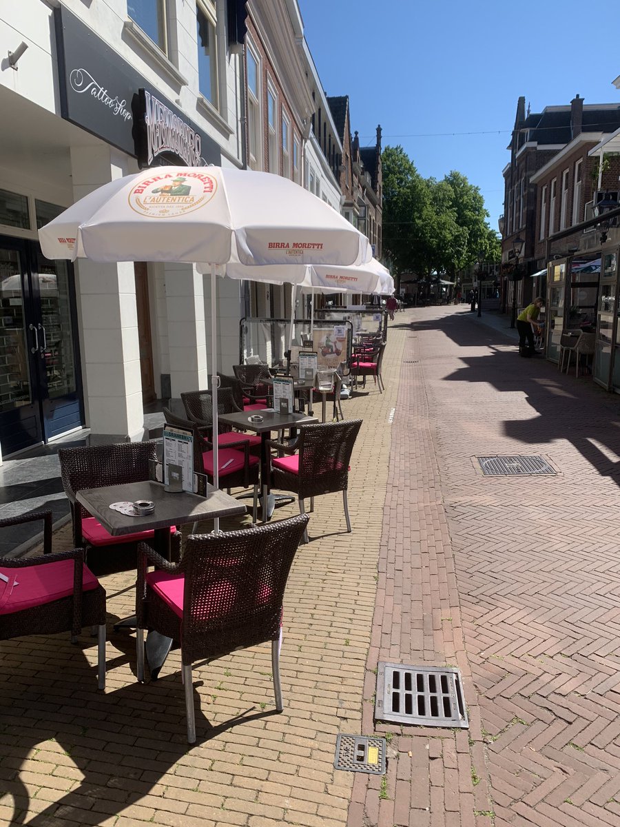 tonsmuziekcafe's tweet photo. We zijn er weer klaar voor: binnen, buiten, in de zon of in de schaduw. Zien we je voor de lunch, borrel of diner?
Reserveren 0703903508 of via https://t.co/miZ6kvbaZy
Fijne zondag😎🥳 https://t.co/HJwTsyjSpo
