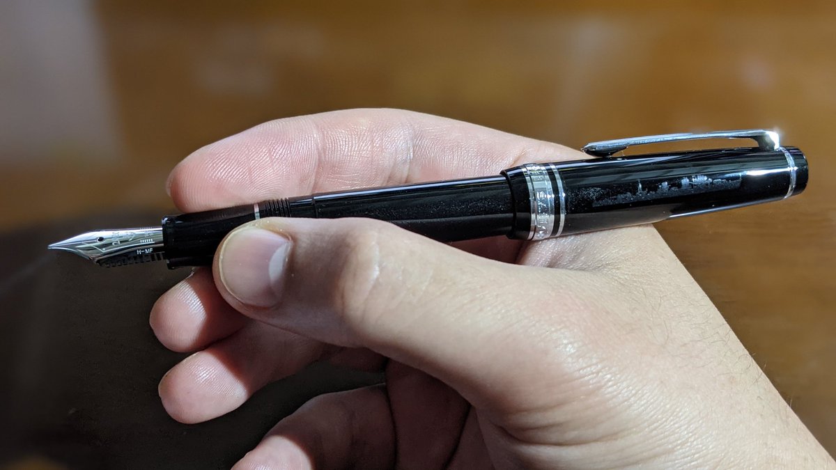 これはプロギアスリム自体の特徴になるけど 大きさ過ぎず小さすぎずの絶妙なサイズで 乾燥剤のイラスト