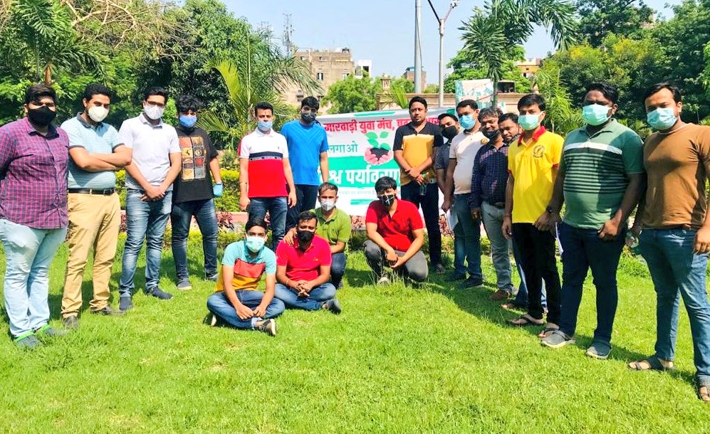 manish_singhIND's tweet photo. आज मारवाड़ी युवा मंच द्वारा वृक्षारोपण कार्यक्रम में मुख्य अतिथि के रूप में पूर्व केंद्रीय मंत्री माननीय सांसद @ramkripalmp जी साथ शामिल हुए जिसमें युवाओं द्वारा सैकड़ों पेड़ लगाया गया। 
हर व्यक्ति एक फलदार पेड़ लगाए ताकि स्वस्थ रहें हम और स्वच्छ रहे हमारा वातावरण 🌴🌳🌲🌴🌳🌲 https://t.co/vzTcxFQUou