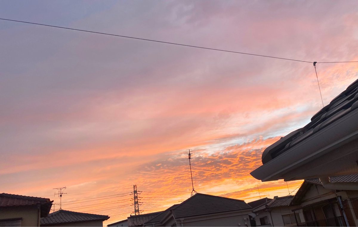 nata_eriko's tweet photo. 最近お空が綺麗ね〜 https://t.co/NiKvg7WSNs