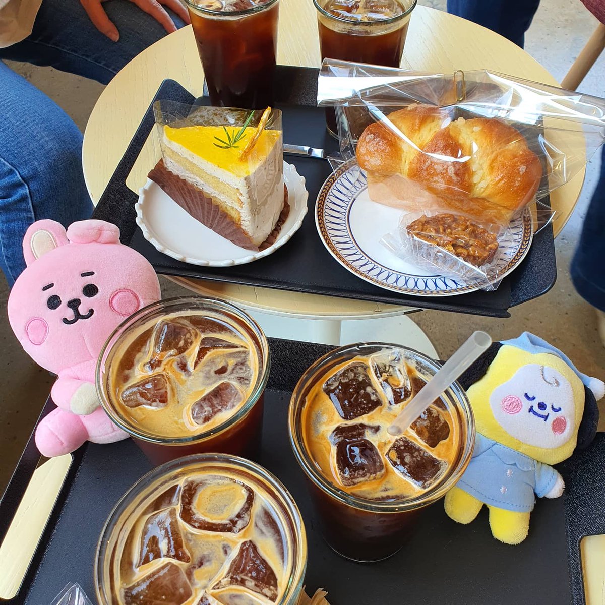 こちらはBTSジミンのお父さんが経営するカフェ・MAGNATE。 お父さまが