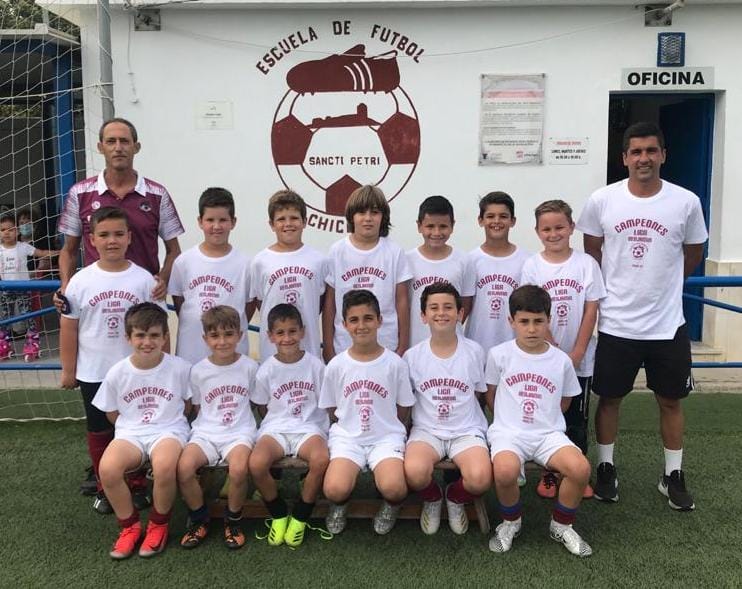 🎉🏆BENJAMÍN🏆🎉

También el Benjamín B de la <a href="/EFSanctiPetri/">E.F.Sancti Petri</a> ha sido campeón del grupo 2 de la cuarta categoría #benjamín. 
¡#Enhorabuena a los jugadores, a sus entrenadores, Pepe Núñez y José Caucín, y a los padres y madres!