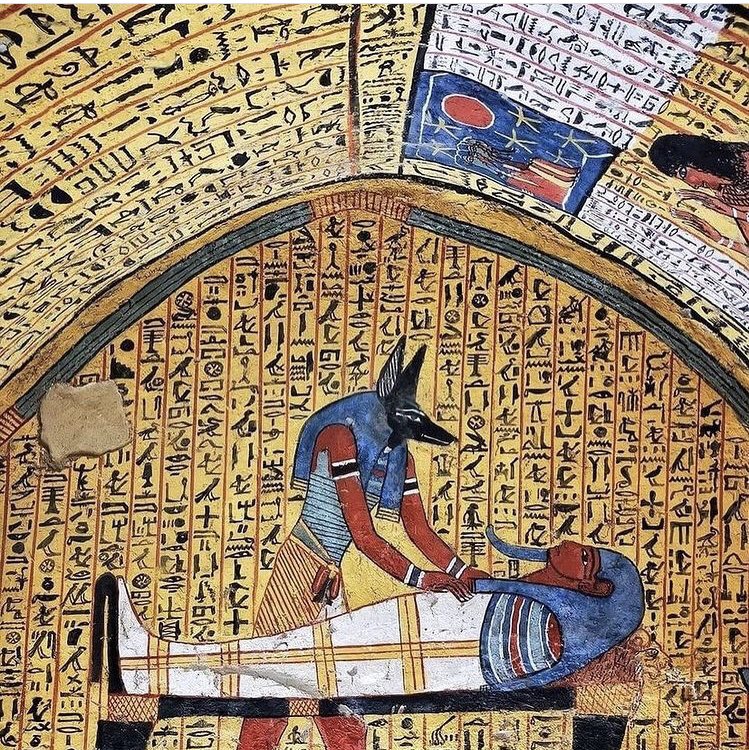 Os gatos ha 4 mil anos as 5 da manhã: 

Levanta faraó, vai encher meu potinho