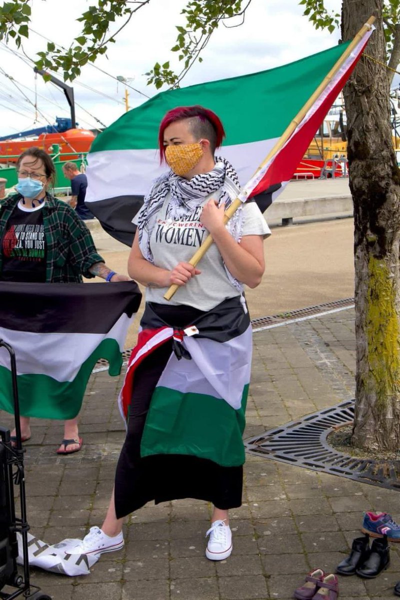DadooAna1's tweet photo. Brilliant solidarity with Palestine in Wexford, Ireland! 🇵🇸🇮🇪 https://t.co/5NS7M4fIks