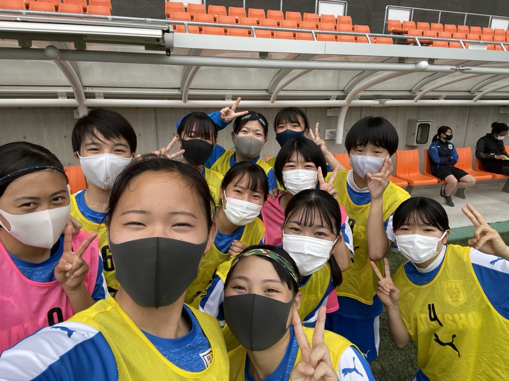 mfcl2012's tweet photo. 令和3年度 長野県高校総体サッカー（女子）※無観客試合

決勝
松商学園-佐久長聖
前半0-1
後半0-1
合計0-2

県総体は準優勝となりました。
大会では高体連の先生方ご尽力により、無事大会が行われました。
有難うございました。 https://t.co/wi71bKag7l
