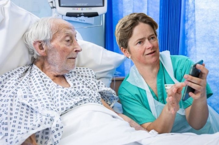 Ottojizzmark's tweet photo. "Your card has been declined. 
We're going to need that kidney back" https://t.co/5QJrCnNMRp