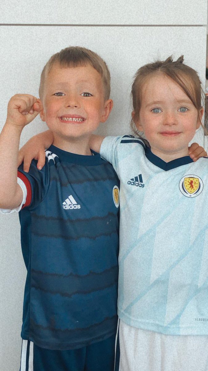 Mini McTominay and Erin Cuthbert! Euro 2020 fever is starting to take over!🏴󠁧󠁢󠁳󠁣󠁴󠁿⚽️🏴󠁧󠁢󠁳󠁣󠁴󠁿⚽️🏴󠁧󠁢󠁳󠁣󠁴󠁿 #Bringithame <a href="/ScotlandNT/">Scotland National Team</a>