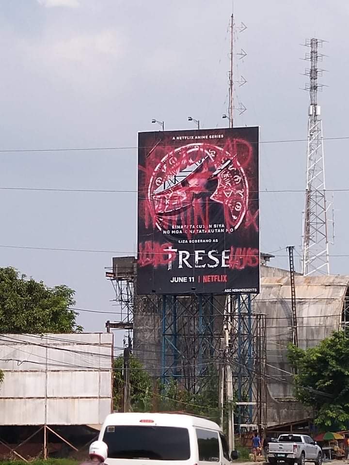Netflix_PH's tweet photo. What kind of monster would do this??? Keep your eyes peeled and don't forget to use #TabiTabiPo if you see anything weird - we're going to find out who did this 🔍 https://t.co/3qmnBhq248
