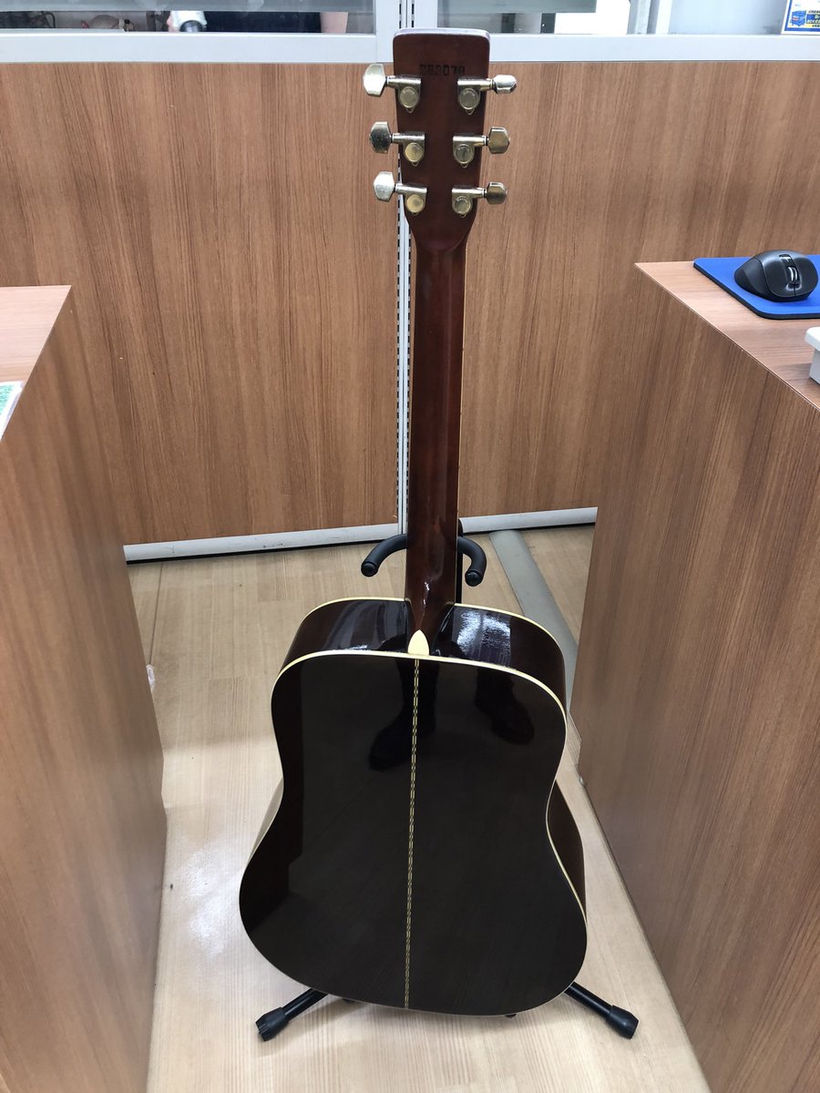 Hardoff1stSt's tweet photo. 古き良き時代の #Morris #MD520 幾多のプレイヤーが奏でたであろう逸品♪バランスのよいオールラウンドタイプです。枯れた味わいが魅力の国産フォークギターです♪ https://t.co/DUQ2CxA8vy