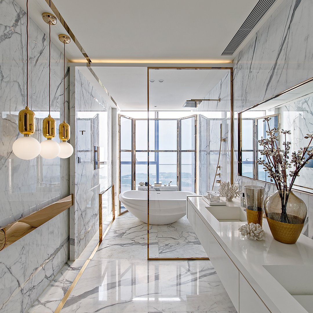 kellyhoppen's tweet photo. If you want to create balance and harmony in your space, integrate lightening details to highlight the design grid 😍
#styleessentials #interiordesign #designer #kellysdesigntips #newbook #designtips #styledesign #homestyle #homedecor #lights #bathroom #designideas #styletips https://t.co/9TkojuhyDS