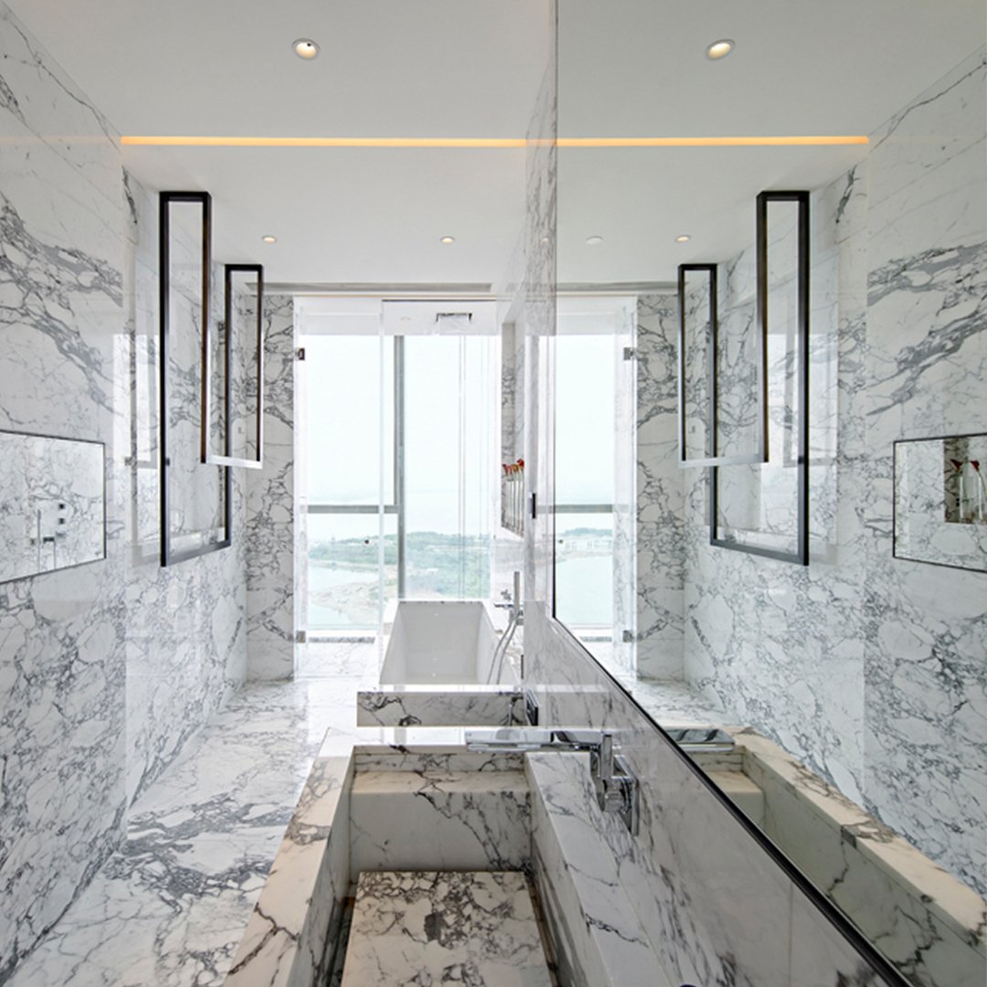 kellyhoppen's tweet photo. If you want to create balance and harmony in your space, integrate lightening details to highlight the design grid 😍
#styleessentials #interiordesign #designer #kellysdesigntips #newbook #designtips #styledesign #homestyle #homedecor #lights #bathroom #designideas #styletips https://t.co/9TkojuhyDS