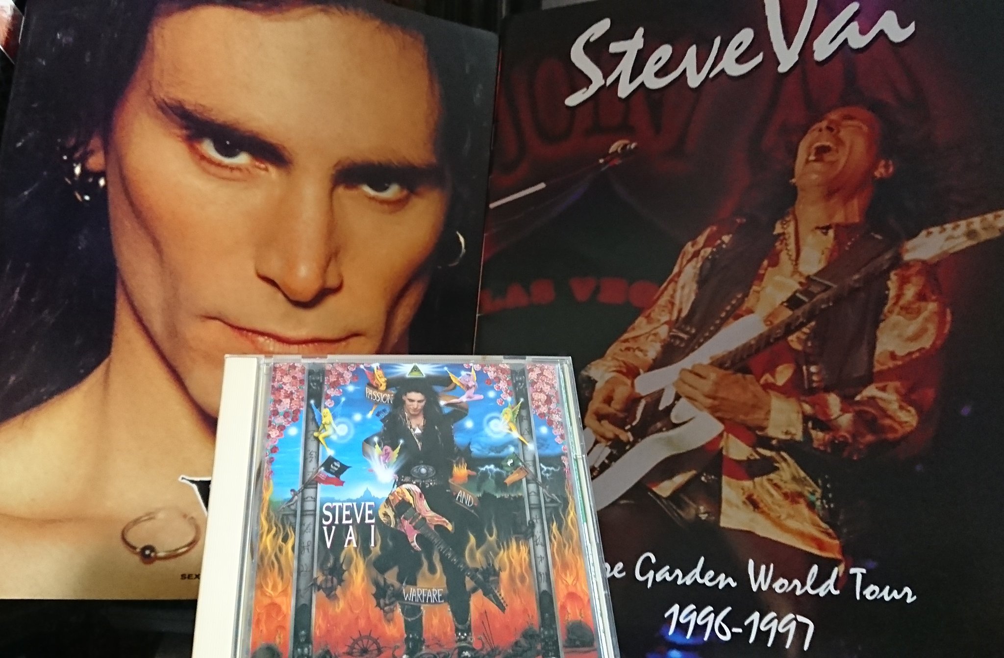 HAPPY BIRTHDAY   STEVE VAI  