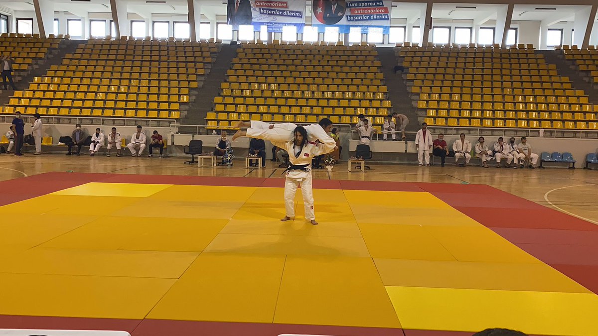 sahinbeybel's tweet photo. İşitme Engelliler Türkiye 🤼‍♀️Judo Kata Şampiyonası'nda Belediyemizin sporcuları Zehra Özbey ve Elif Küçükarslan Türkiye şampiyonu olmuştur.🇹🇷🏅

Sporcularımızı tebrik ediyor başarılarının devamını diliyoruz. https://t.co/dxRwqYH2cE