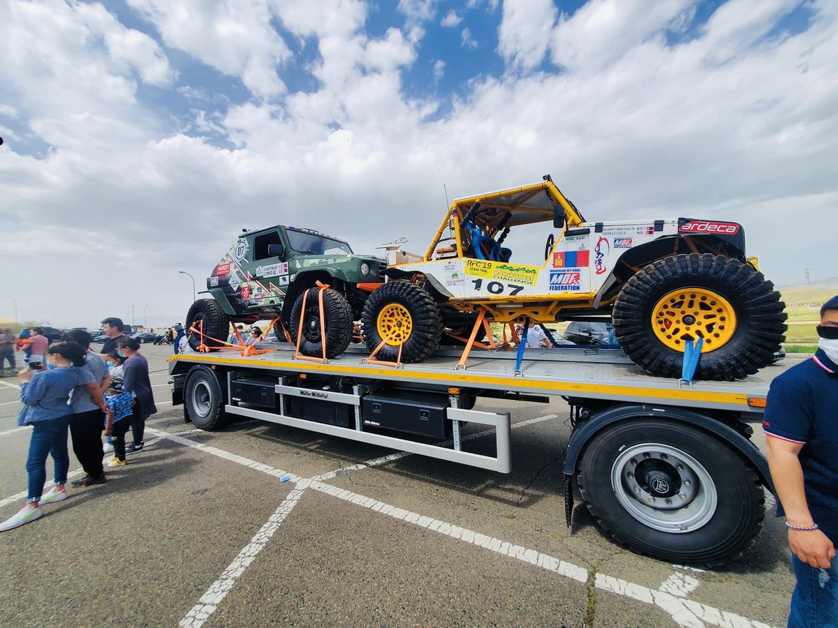 Uuganbayar1920's tweet photo. #NomtEngineering #TeamMongolia
#gclass #gclass4x4 #mercedes #mercedesbenz4x4 #rainforestchallenge #rfcmongolia #offroadclub #zerleg #mongolianoffroadfederation #offroadmongolia @Nomt7 🇲🇳🇲🇳🇲🇳 https://t.co/h20KWiGtL6