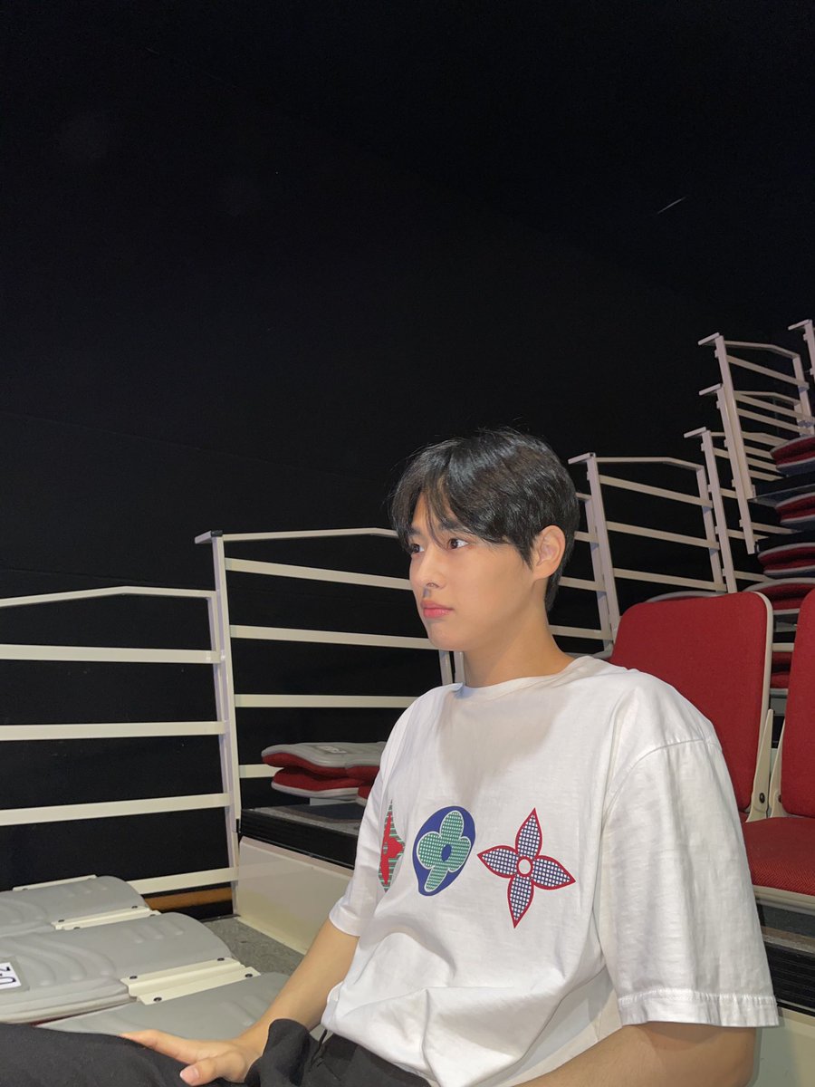 byoeingchan's tweet photo. [#병찬] 오늘 하루도 행복하게 보내~~❤️ https://t.co/adUn6HkUwy