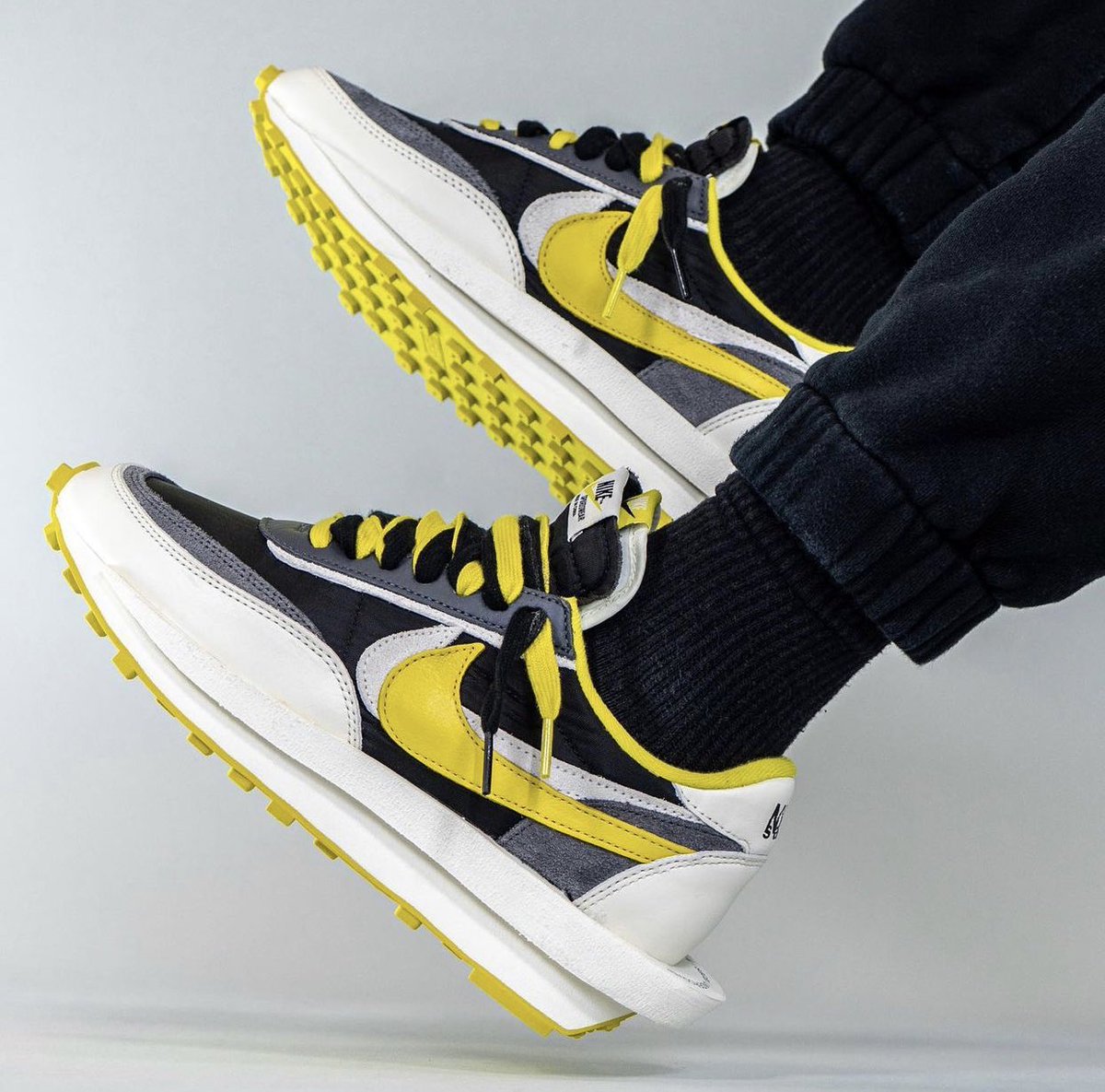 FitThemAll's tweet photo. Nike LD Waffle x Sacai x Undercover 🍋

Aperçu on feet de la triple collaboration qui devrait arriver cet été ☀️ https://t.co/U8B8XhiuzS