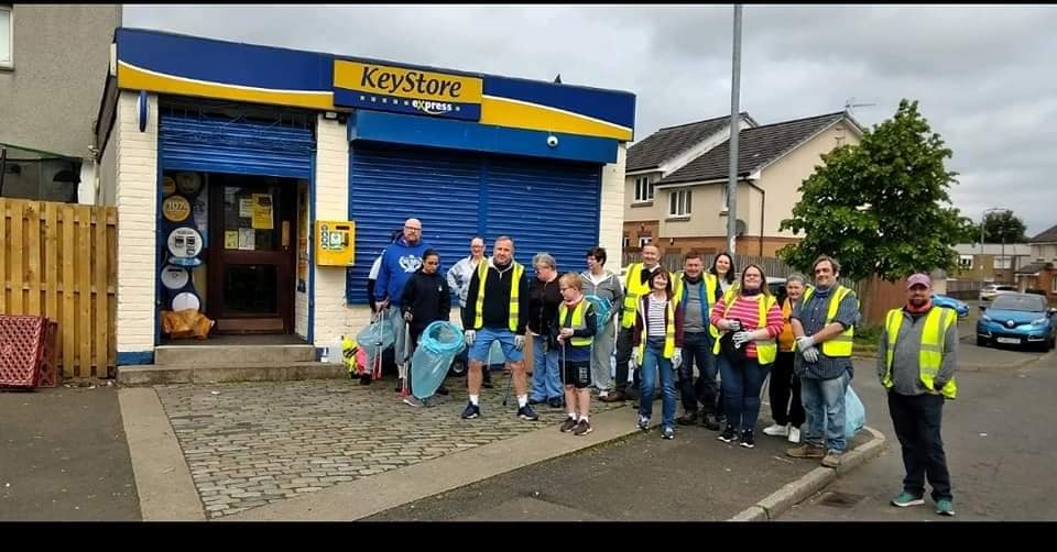 KeyStores's tweet photo. Great effort from #TeamFilshill &amp; their #Family members too helping @corsefordshop with a #LocalCommunity litterpick on their weekend off. #CommunityIsKindness #FilshillFamily #Keystore #ShopLocal #HelpLocal https://t.co/jNt9zuB2xr