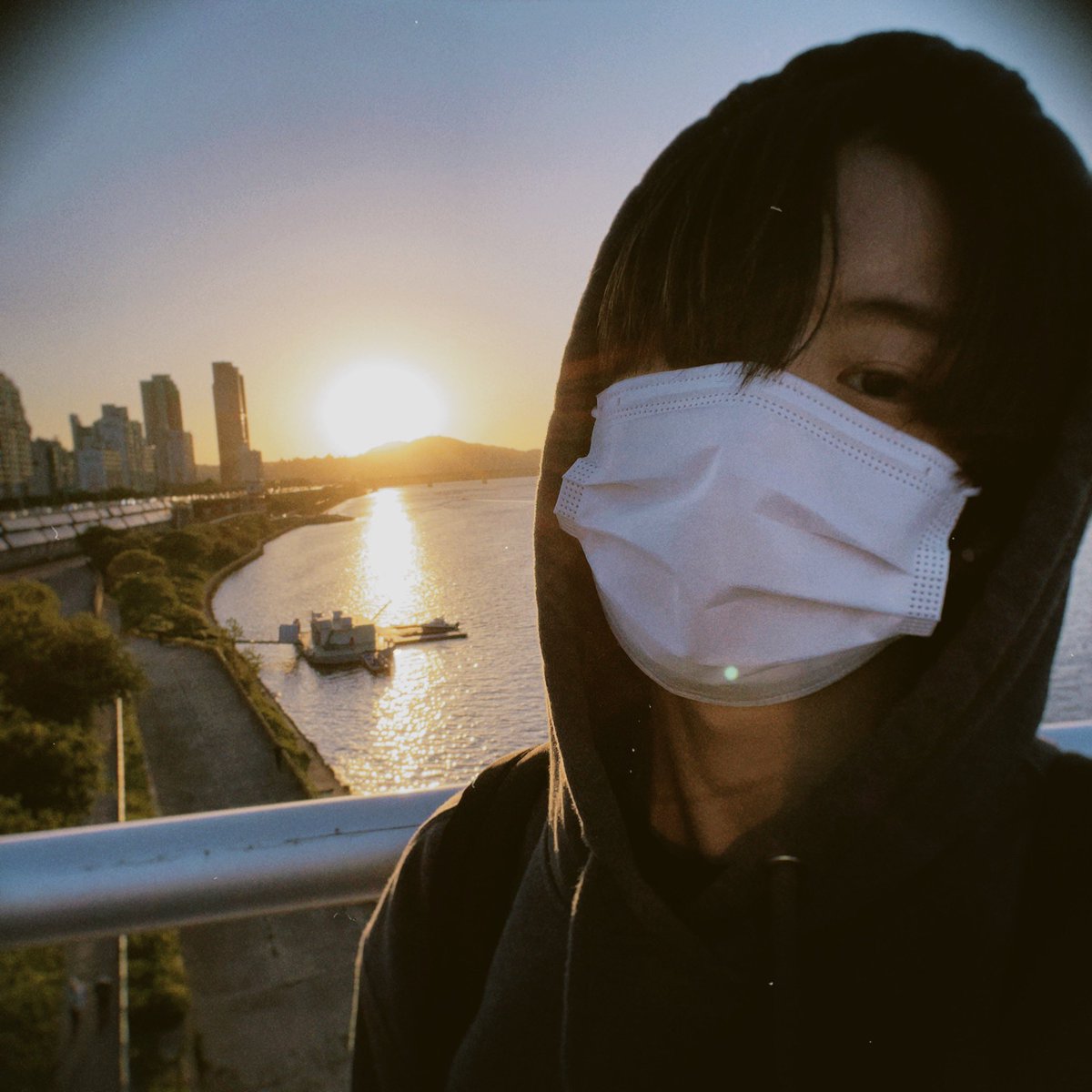JustbBrasil_'s tweet photo. [#OFICIAL] 06.06.21 - Atualização do Geonu na conta @JUSTB_twt 

“Pessoal, vocês trabalharam muito esta semana.🧡🧡
Tenha uma boa semana 😉
 Obrigado❣️❣️Alegre 💛

#JUSTB #저스트비 #GEONU #건우 @JUSTB_Official https://t.co/HrWMDuJGfe