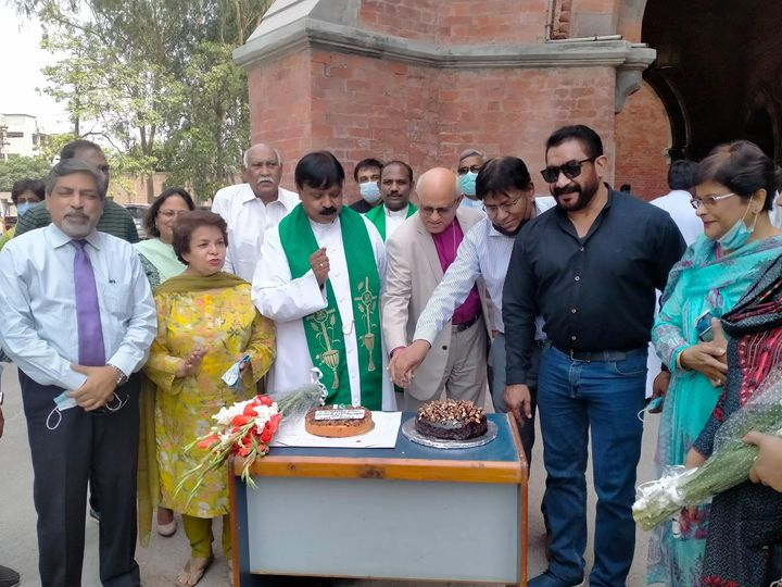 lahore_ymca's tweet photo. 177th YMCA Founder's Day being celebrated at Lahore Cathedral. Deputy Moderator Church of Pakistan and Bishop of Hyderabad, Kaleem John, gave his blessing and prayed for the progress and prosperity of YMCA in Pakistan. https://t.co/ji2H5eeMCe