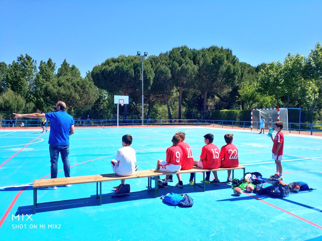 DeportesDip_Va's tweet photo. Balonmano

Finalizan las chicas de @BMTierraPinares 
Preparados los equipos de Categoría Alevín Masculino con los Enfrentamientos:
@BMTierraPinares A- @CBMTudela
@BMTierraPinares B-@CBVdC

Con @deportesdipu , @Dip_Va y @atlvalladolid 

#SiempreApoyandoelDeporte 
#JuegosEscolares https://t.co/zMjHx2Ts9X