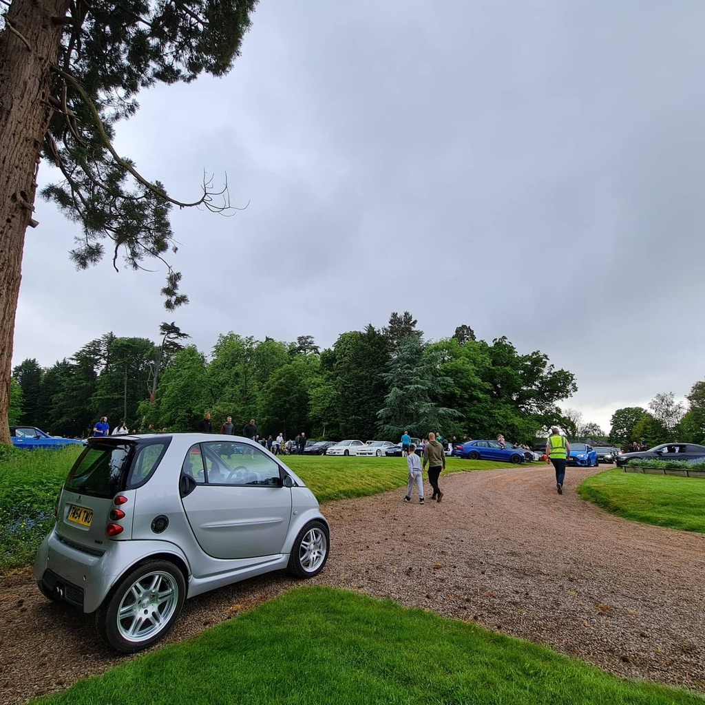 J500ANT's tweet photo. Me and Brutus the #brabus #brabussmart #brabussmartfortwo #smart #fortwo #smartfortwo have been to our first car meeting together. #queensquarebreakfastmeet #tw54two https://t.co/ko4LBvO6l5 https://t.co/nRq6EGfExB