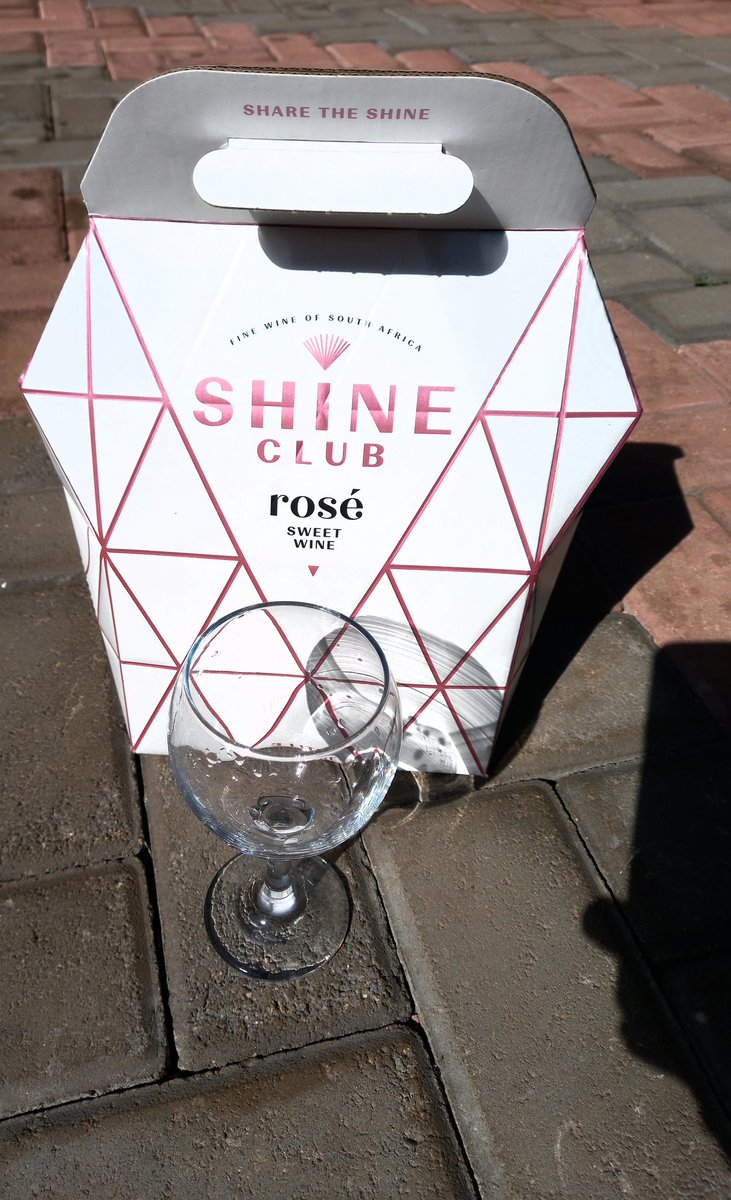 Mama_Ontetlile's tweet photo. Sundays are wine days! @ShineClubWine I have officially joined the club! 🥳💃🏼💃🏼💃🏼💃🏼💃🏼 #ShineClub https://t.co/CnMrfKK804
