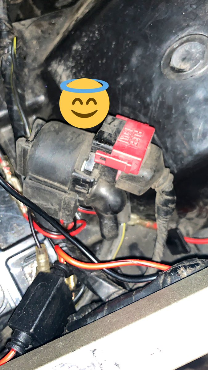 Zzr命 けんけん 現在サイボーグフランken Jaf呼んで陸送しようかと思ったんですが セルモーターリレーが逝ったとわかったのは長沼だったので もういいや と ヘッドライトも点灯しなくて急いで帰ってきました笑 W