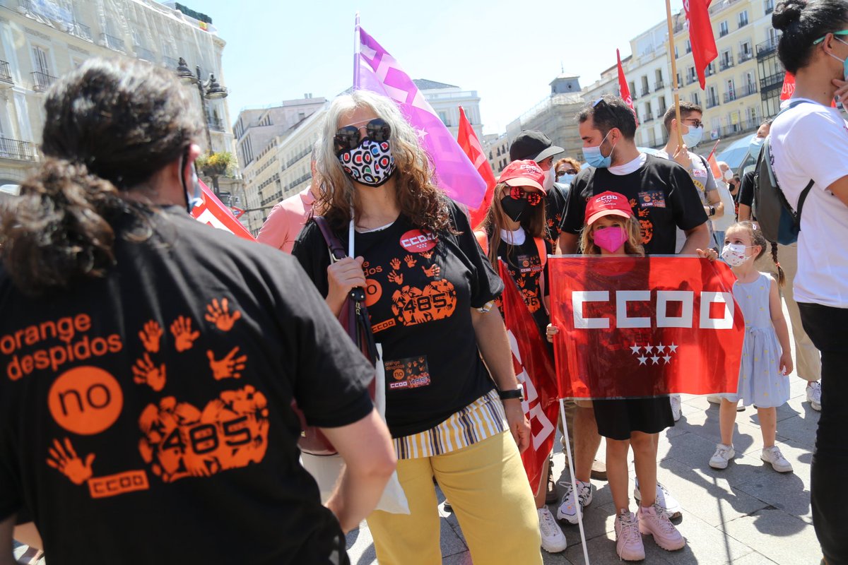 Ahora🔴🔴 Concentración en la Puerto del Sol #Madrid contra el ERE de Orange que pretende dejar en la calle a 485 personas
#orangedespidosno
#ereorange