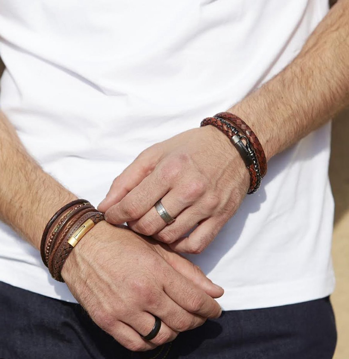 Discover our collection of men’s leather bracelet - Leather and steel are the perfect street style combination! Plenty of options to choose from 😎 ⁠
theleathermob.com/category/leath…
⁠
#mensfashion #menstyle #menwithstyle #mensaccessories #mensjewelry
