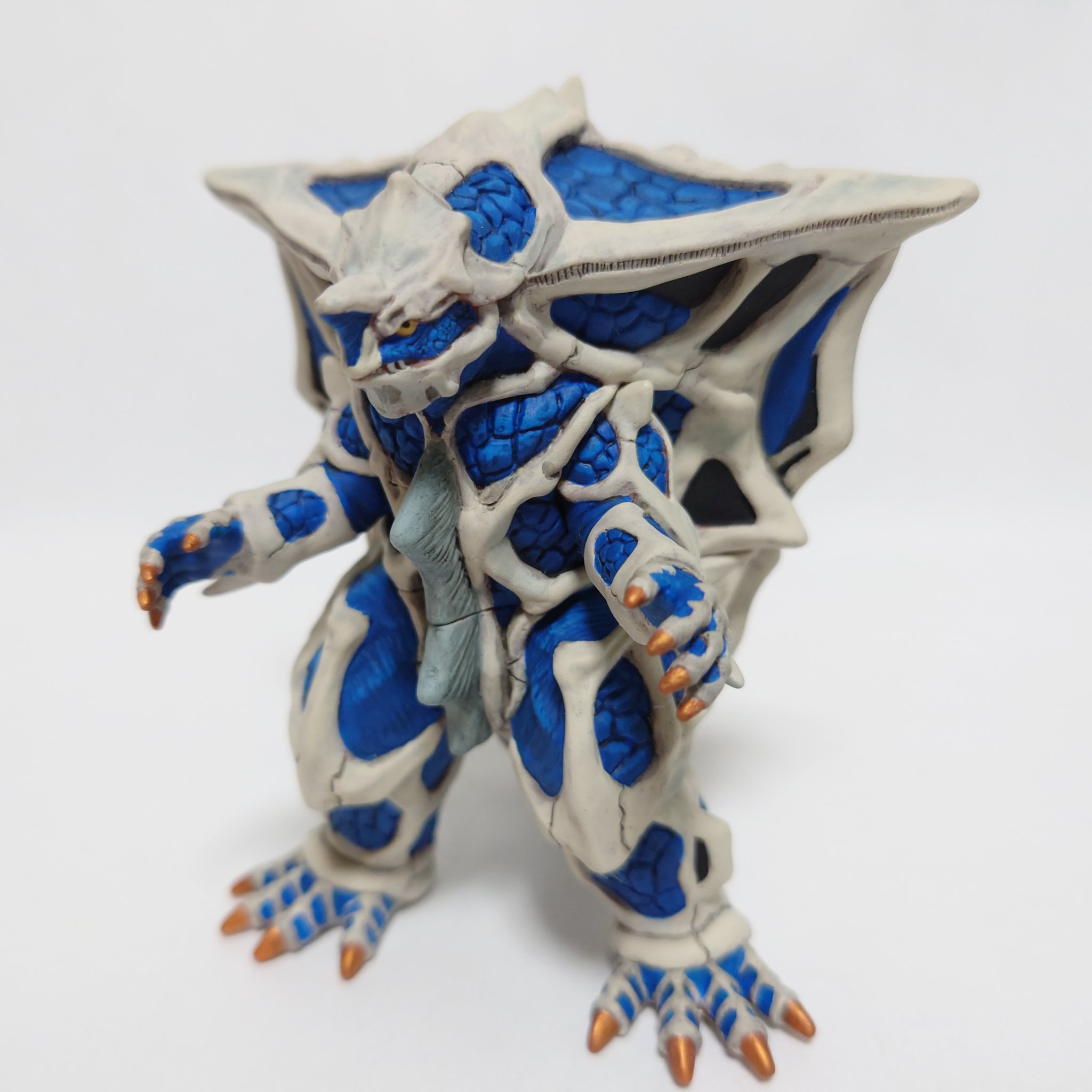 ウルトラ怪獣ソフビ　ゲランダ　リペイント完成品 ウルトラ怪獣ソフビ ガゾート リペイント完成品 - メルカリ