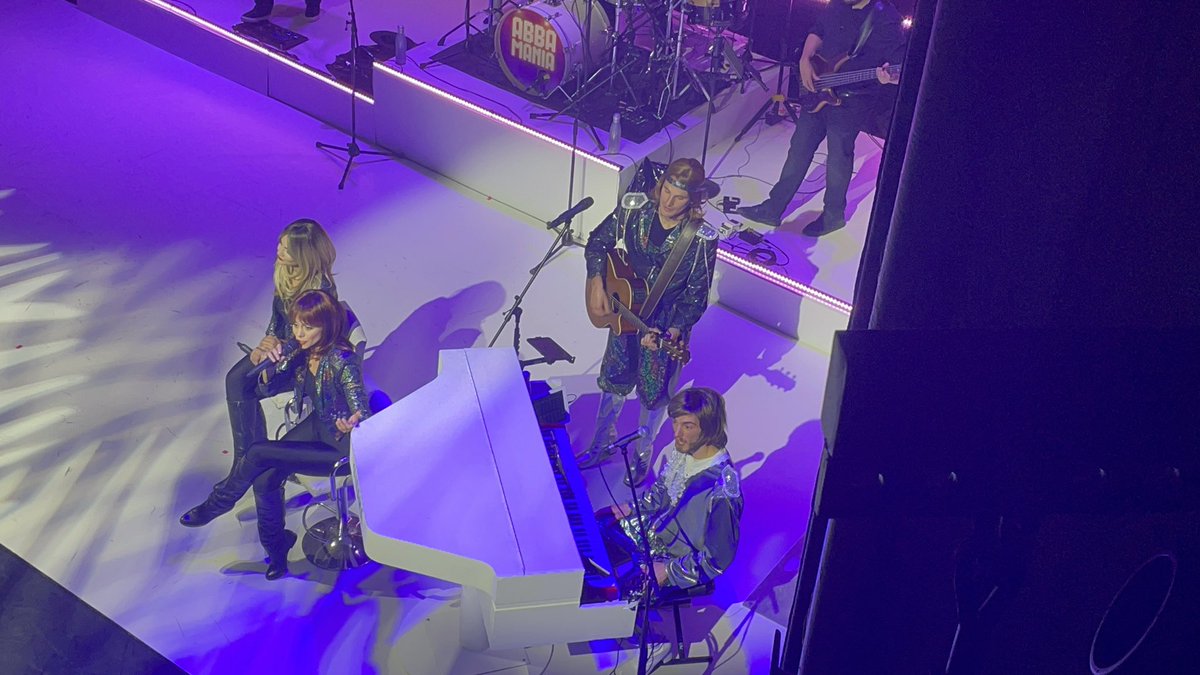 HayleyBop1_17's tweet photo. I hope you have an awesome last show at the Shaftesbury theatre today, sending lots of love @EdHandoll @JojoDesmond @rhiannonsarah @loucashaj @realABBAMANIA https://t.co/ARWroxJrdD