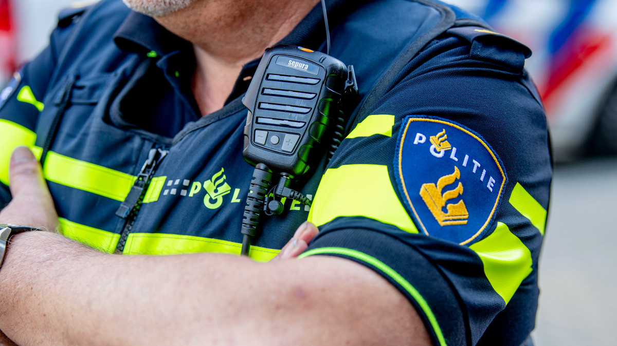 Man en vrouw opgepakt voor mishandeling agenten in Harderwijk..