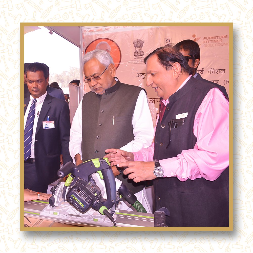 narsi_group's tweet photo. Pursuing our initiative to hone the skills of craftsmen in India, we focus on attending exhibitions that educate them on ways that enhance their craft. #RozgarMela being one such initiative of #SkillIndia that we are actively part of.
#Narsi #NarsiGroup #SkilledTraining https://t.co/r15Y6pTldg