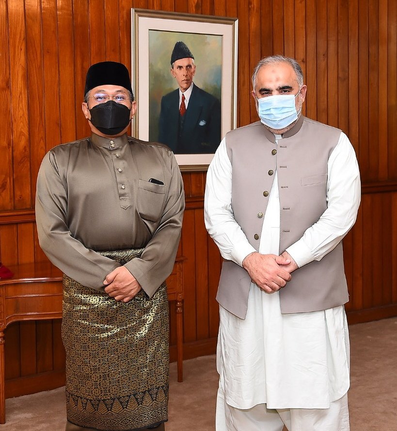 IkramIbrahimMY's tweet photo. I left Islamabad a week ago upon completion of my tour of duty as 🇲🇾High Commissioner to 🇵🇰

It has been a most rewarding experience to witness the 🇲🇾🇵🇰 relations are now on a much stronger footing, courtesy of solid support &amp; coop. of all stakeholders

Shukriya &amp; Allah Hafiz 🇵🇰 https://t.co/SpVu6dEziG