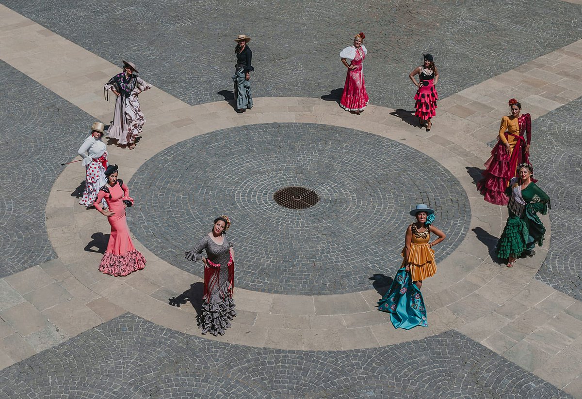 ⭐Luciendo estos hermosos trajes flamencos de #Ajolí58 para presentar su nueva colección con motivo del #Corpus2021, en uno de los monumentos más emblemáticos de #Granada...Dónde estamos❓
📷@josedjavierphotography

#GRXCorpus #Corpus #turismo #flamenco
La Gitanilla Rubia