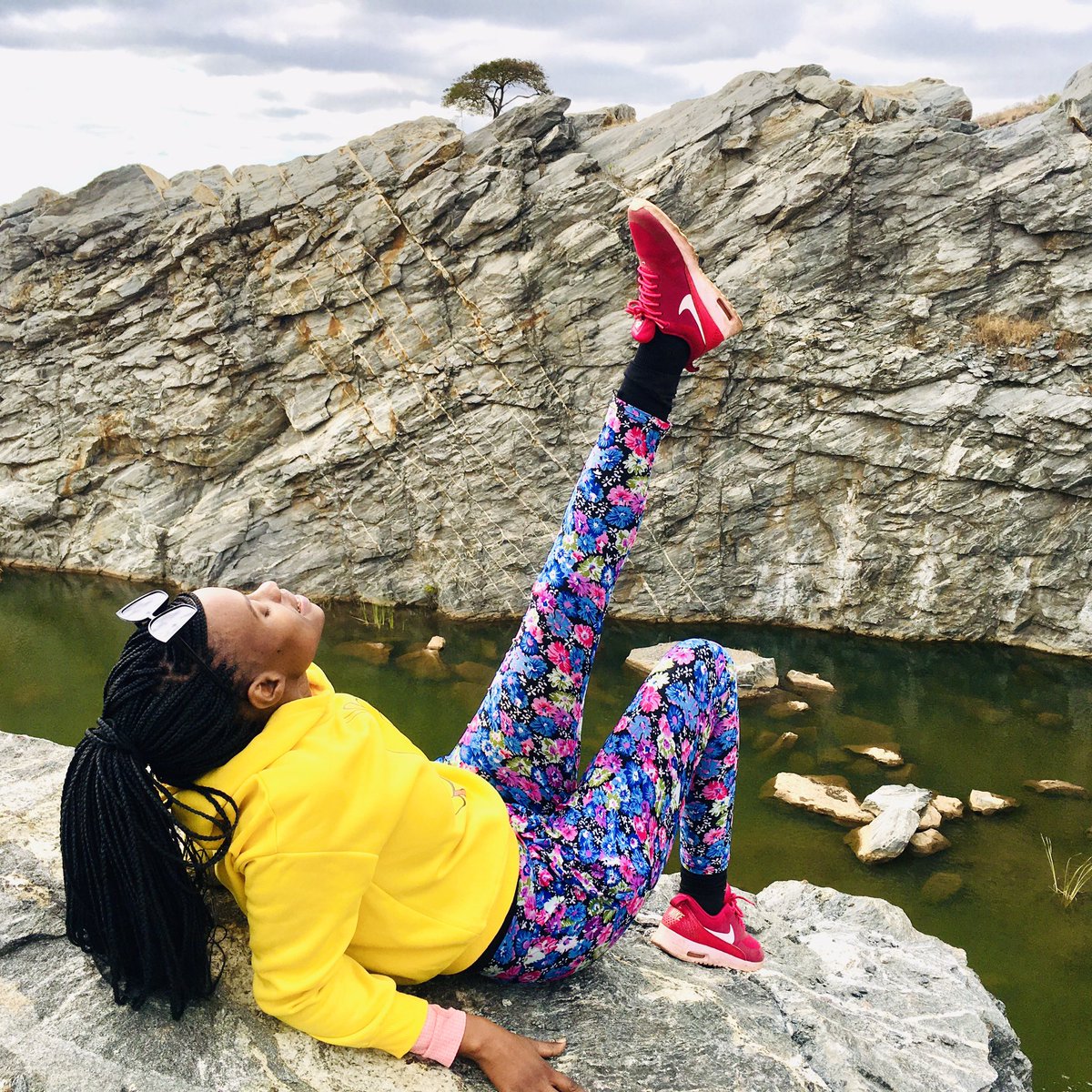 nyaphiriR's tweet photo. Is this photo it! Or is this photo it!......
#ChasingPeaks https://t.co/pWFykDHVBq