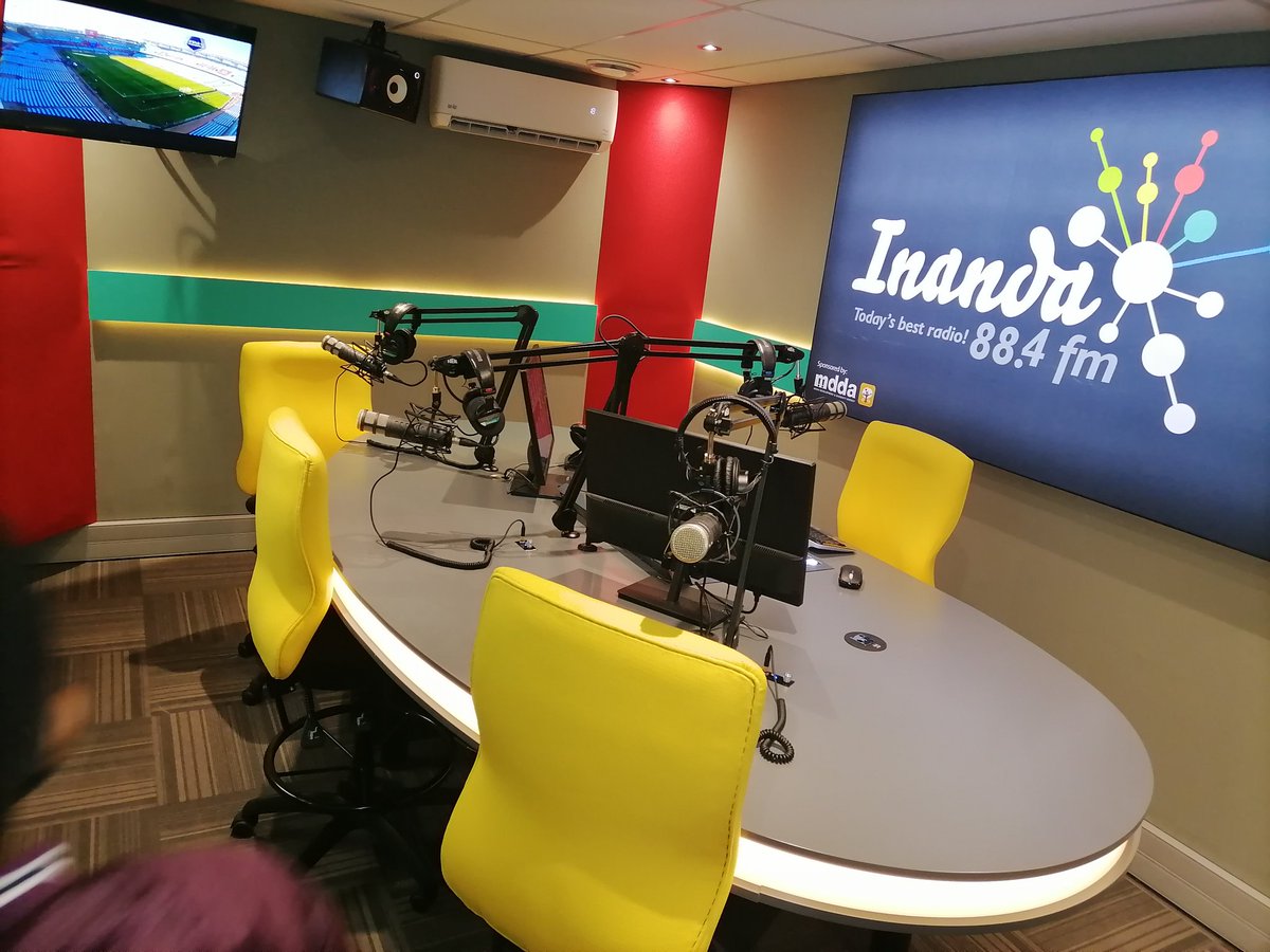 ThulanZondi's tweet photo. The Urban Chart Show @inanda884fm with @ThulanZondi from 12:00-15:00 https://t.co/cowJg9C60t .#LockdownExtension 📻📡🎙 rocking @Hollyreymusic @MrLuuAndMSK #SpendMyTime at no. 16
sms:47861
call:0861462632
whatsapp:0604650345
#YouthMonth
#PrideMonth
#150YearsOfCharlotteMagxeke https://t.co/OC2yp3T5kk