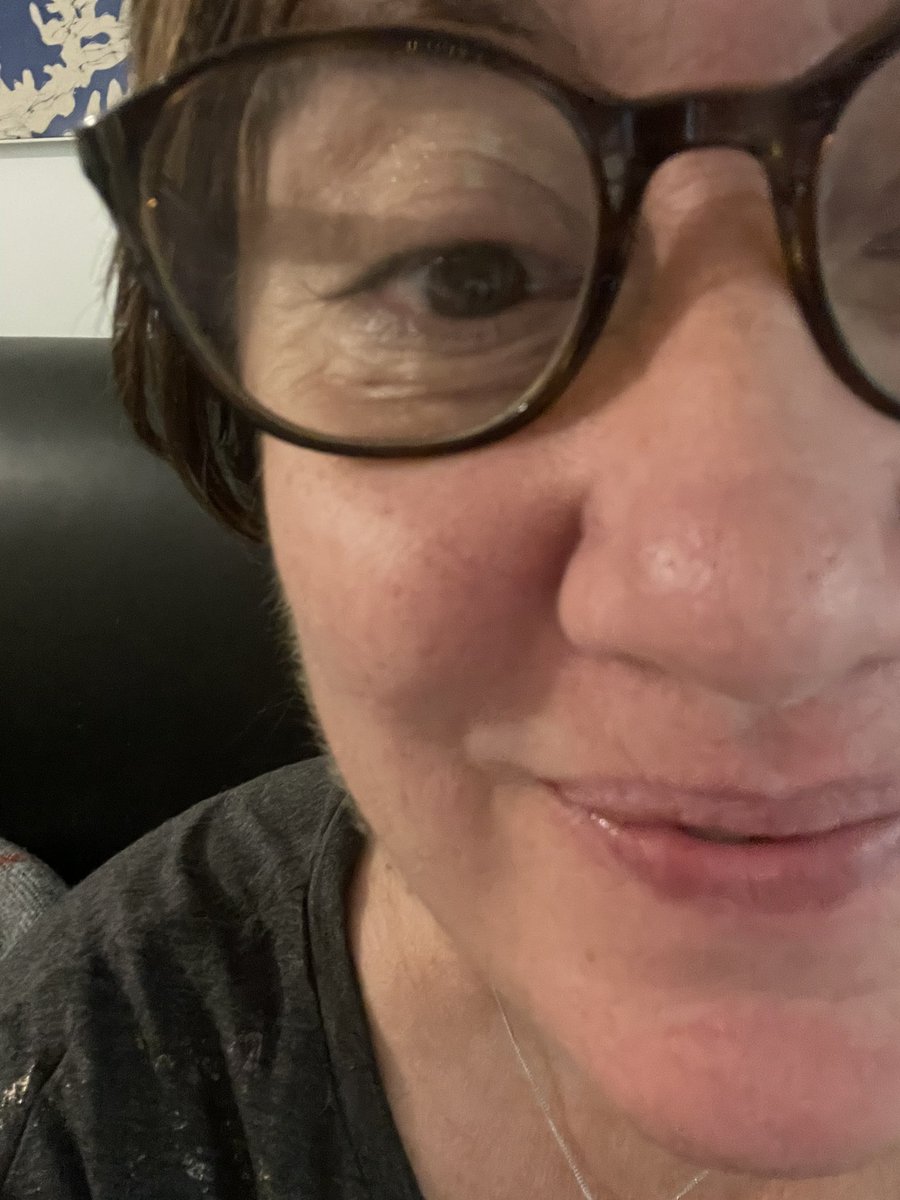 Barbaraebastaa's tweet photo. dai un’occhiata, prima che sparisce… non sono chiappe, solo un sorriso vero e buono… 🙂 https://t.co/M0L1XjgXf9