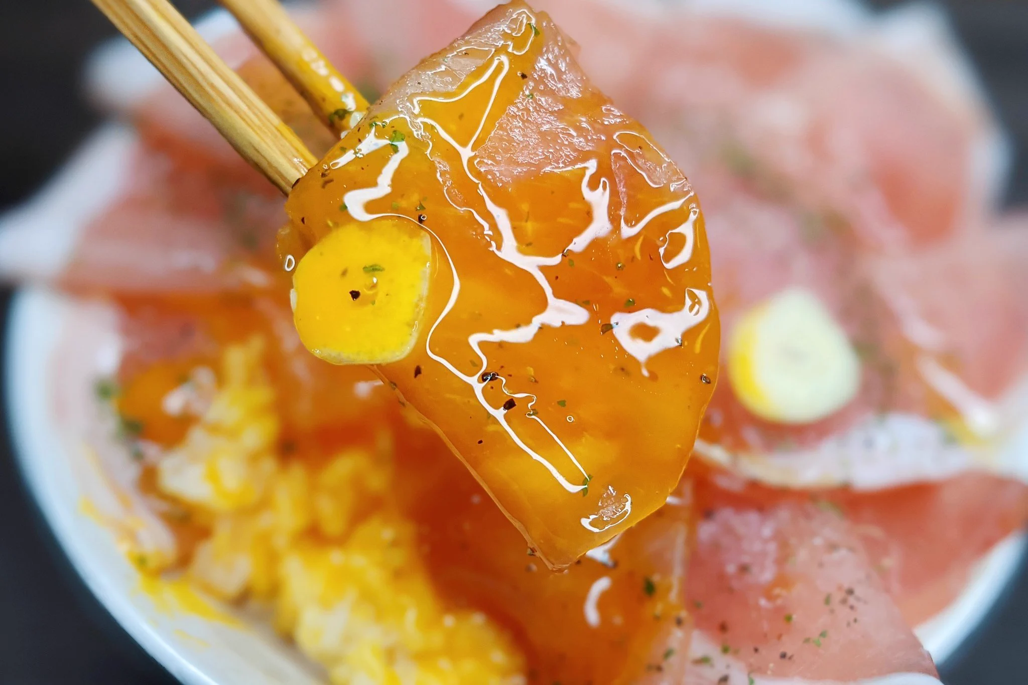 すぐに作れてしかも大満足の一品？！生ハムを使った丼ものレシピ！